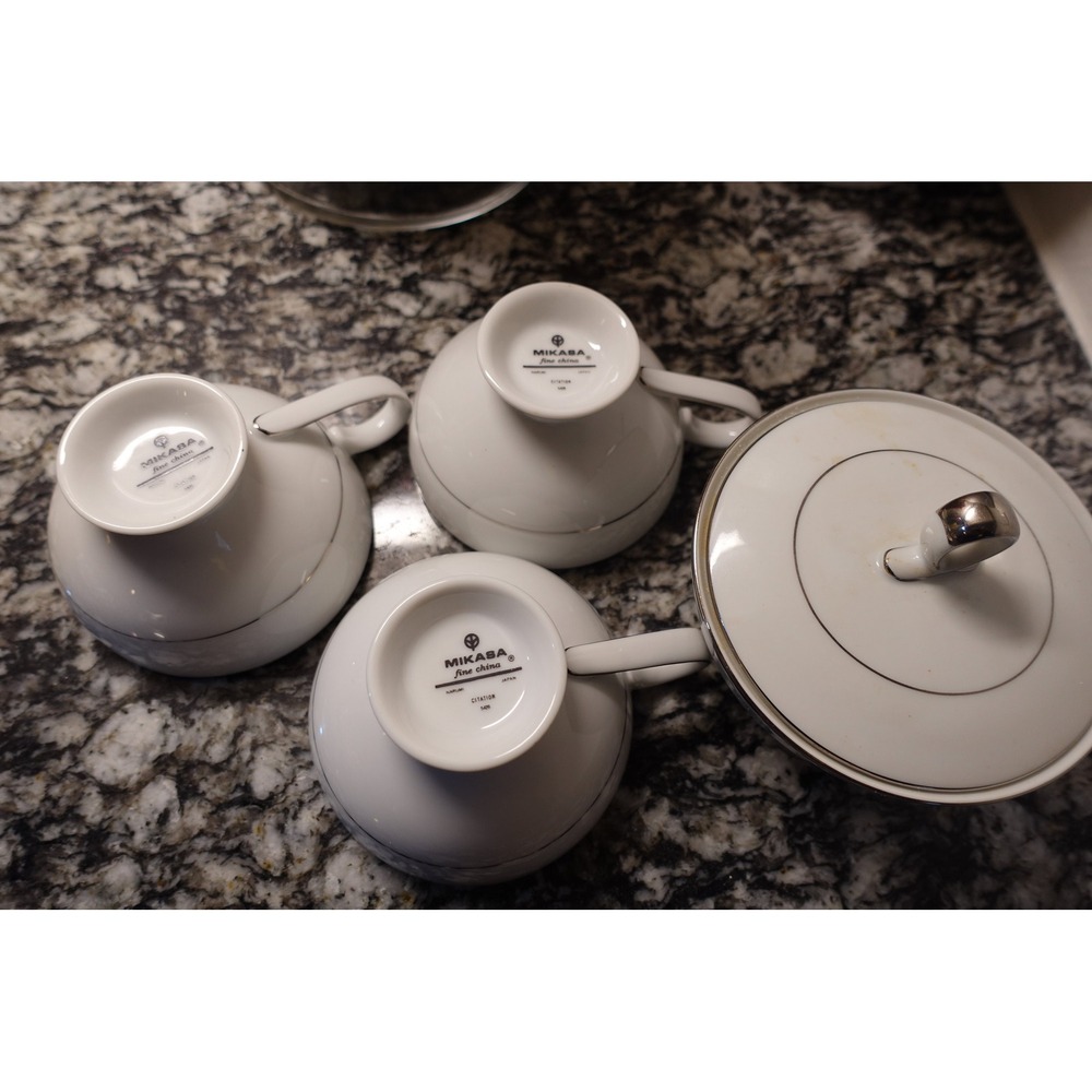 Vintage MIKASA Narumi JAPAN fine China teacups and sugar bowl - Picture 4 of 10